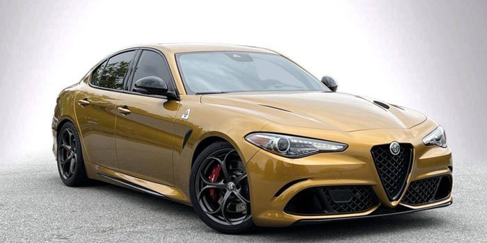 Alfa Romeo Giulia Estrema AWD 2023 Ccarprice BDT
