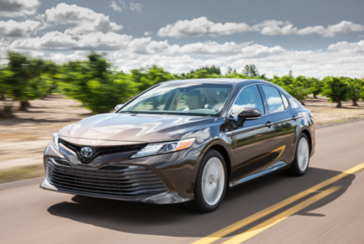 Toyota Camry Hybrid XLE		 Price in Canada