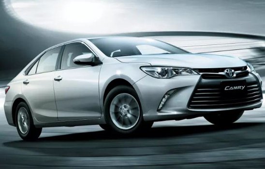 Toyota 17YM Camry 2.5L (LIMITED)  Price in Macedonia