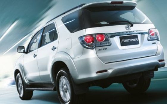 Toyota Fortuner 4.0 L GXR   Price in Italy