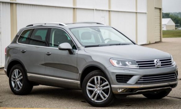 Volkswagen Touareg S Price in Oman