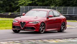 Alfa Romeo Giulia Quadrifoglio Alfa Romeo Giulia Quadrifoglio