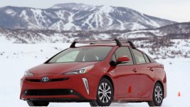 Toyota Prius AWD-e 2019